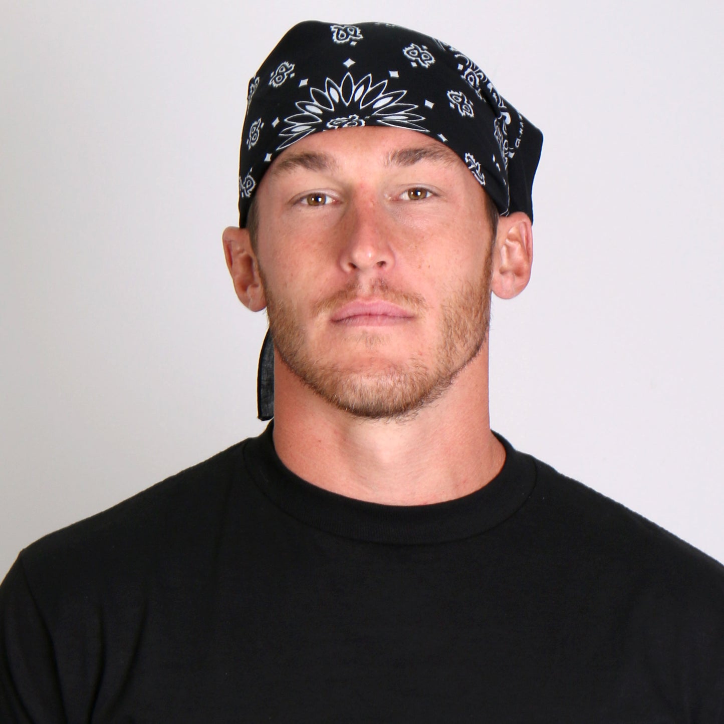 Hot Leathers BAP1001 Classic Black and White Paisley Bandana