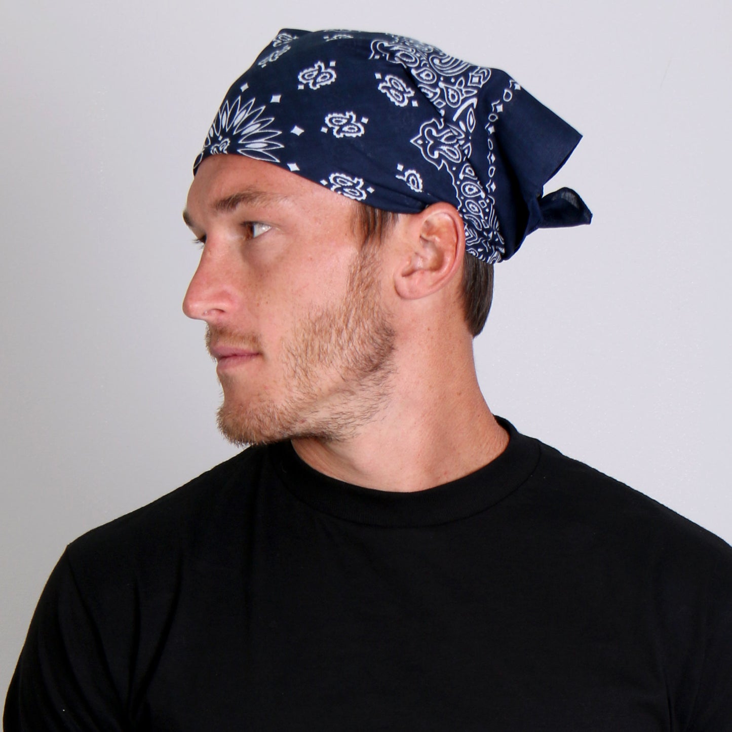 Hot Leathers BAP1008 Classic Navy Paisley Bandana